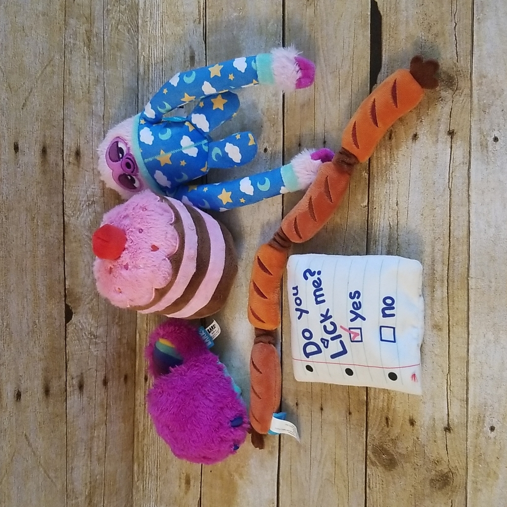 5 Bark Box Toys
